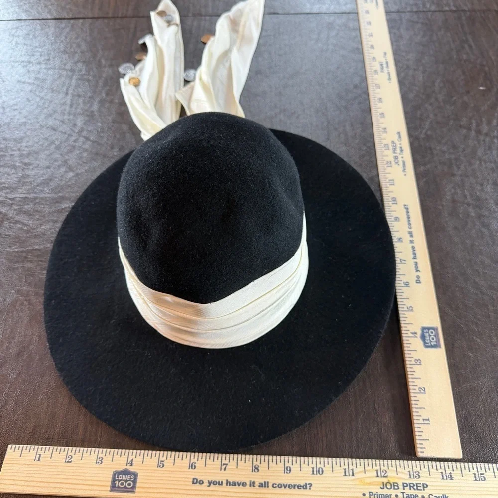 Vintage Glenover Black 100% Wool Cream Scarf with Coin Decoration Women's Hat